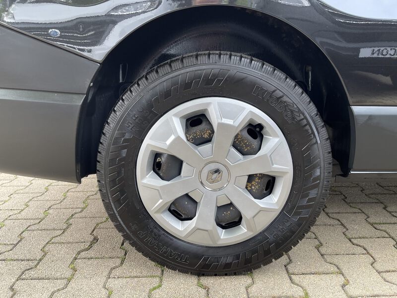Fahrzeugabbildung Trafic DoKa L2H1 Komfort 3,0t Blue dCi 150 PS Bild 16 von 43