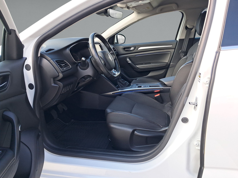 Fahrzeugabbildung Megane PDC SHZ Navi Bild 5 von 19