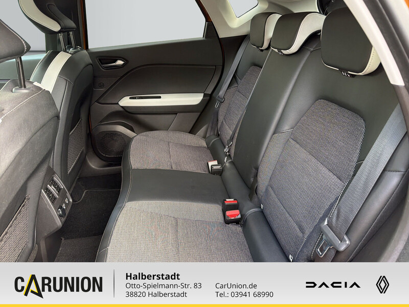 Fahrzeugabbildung Captur Navi Kamera PDC Bild 8 von 10