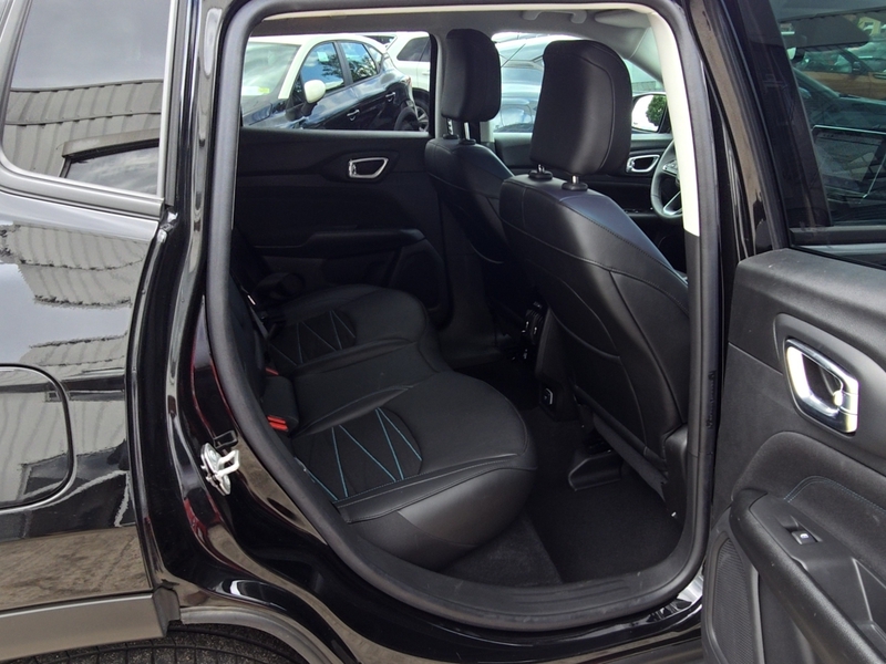Fahrzeugabbildung Compass PHEV+ Upland Klima PDCKamera Bild 8 von 11