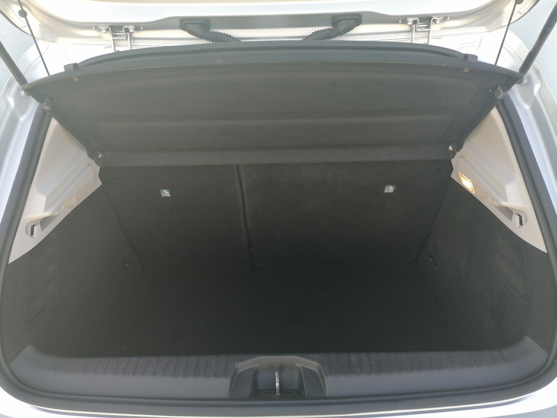 Fahrzeugabbildung Clio 1.6 E-TECH 140 Hybrid Bild 6 von 15