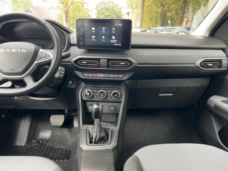 Fahrzeugabbildung Sandero Stepway Extreme TCe 90 CVT Bild 12 von 22