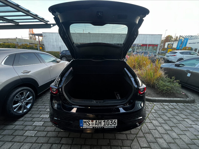 Fahrzeugabbildung 3 2.5L e-SKYACTIV G 140ps 6AT FWD Exclusive-line Bild 8 von 22