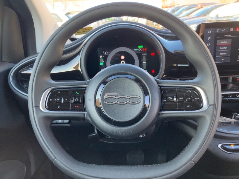 Fahrzeugabbildung 500e 42kWh 118PS Automatik Alufelgen Bild 10 von 15