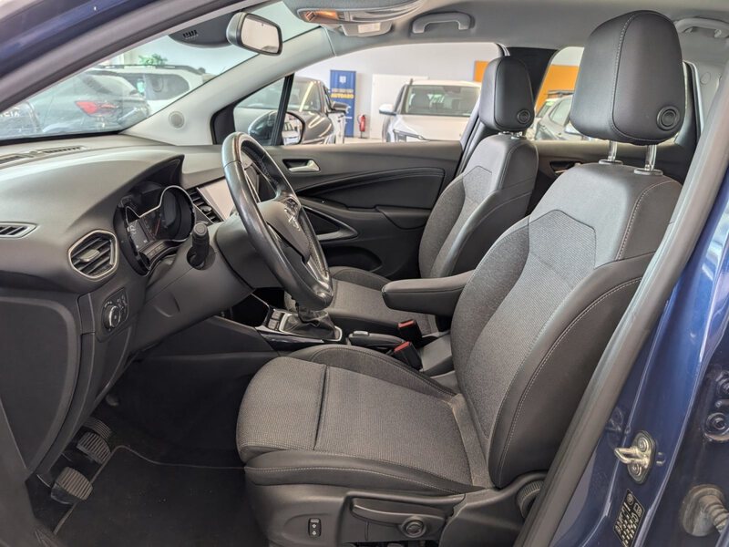 Fahrzeugabbildung Crossland 1.2 Turbo Business Edition Navi Kamera Bild 8 von 34