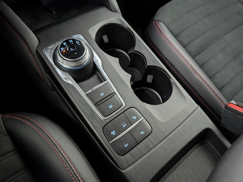 Fahrzeugabbildung Kuga 2.5 PHEV ST-Line X HUD B&O AHK ACC Pano Bild 23 von 45