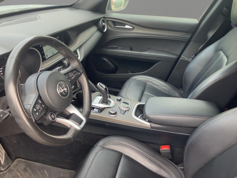 Fahrzeugabbildung Stelvio elektr. Sitze*Leder*Navi* Bild 7 von 20