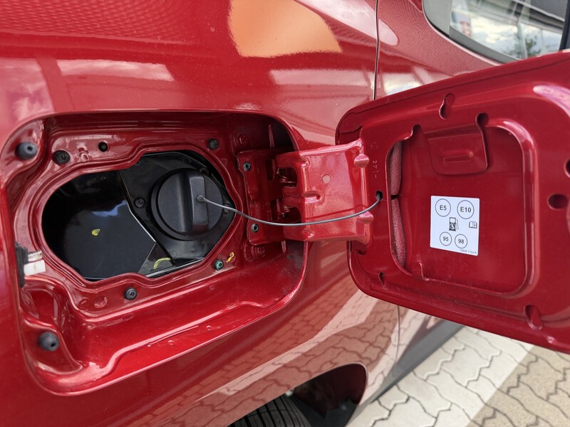 Fahrzeugabbildung Duster ++Klima++Navi++GJR Bild 40 von 43