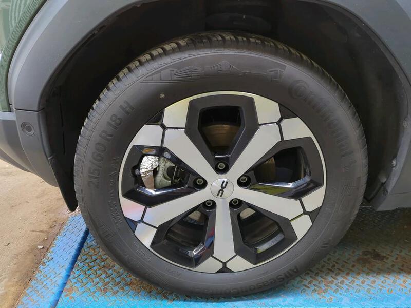 Fahrzeugabbildung Duster SHZ PDC BT Bild 18 von 19