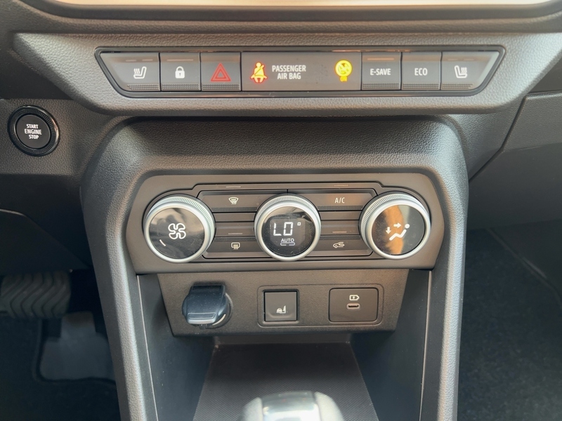 Fahrzeugabbildung Jogger Extreme+ HYBRID 140 7-Sitzer Bild 17 von 23