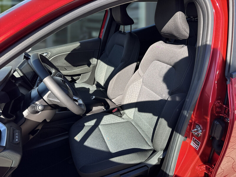 Fahrzeugabbildung Clio Evolution SCe 65 Bild 12 von 22