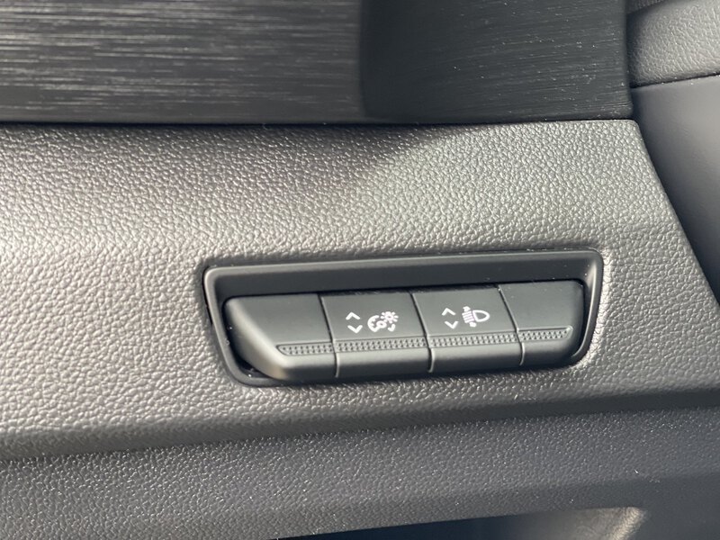 Fahrzeugabbildung Trafic Grand Combi Entry dCi 170 PS EDC Bild 30 von 41