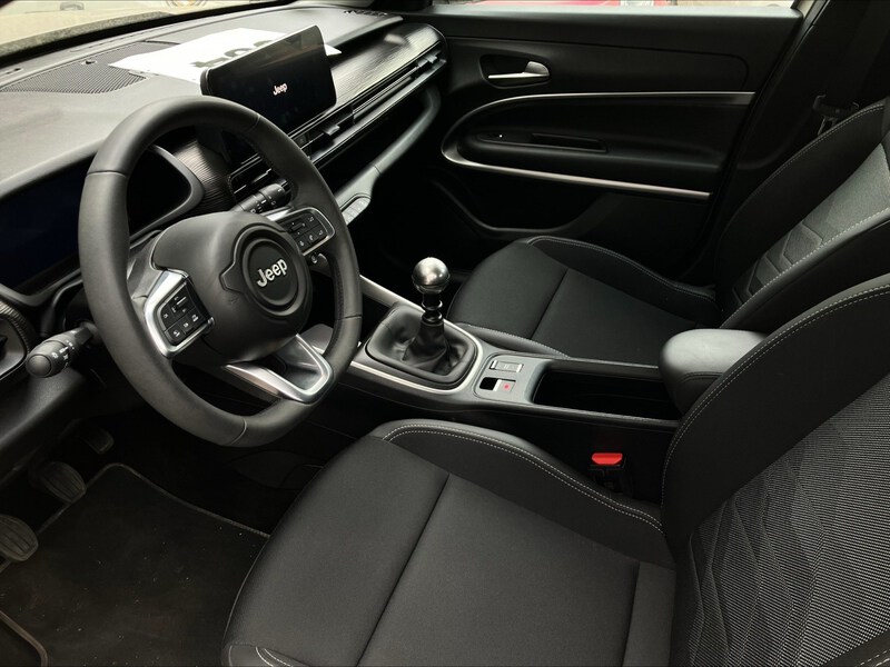 Fahrzeugabbildung Avenger KLIMA*CARPLAY*SHZ*CAM*ACC Bild 8 von 16