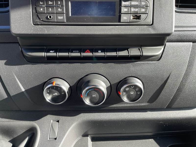 Fahrzeugabbildung Master L3H2 3,5t Blue dCi 135 PS FWD Bild 25 von 28