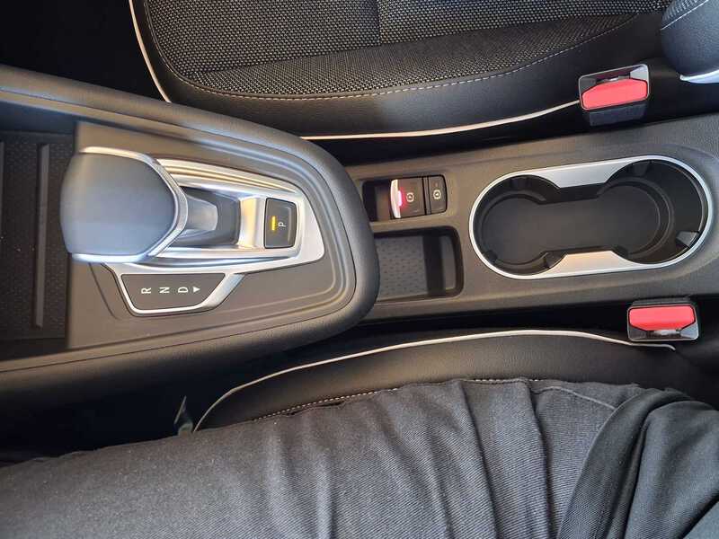 Fahrzeugabbildung Captur Techno MHD 140 EDC*in Germersheim* Bild 18 von 21