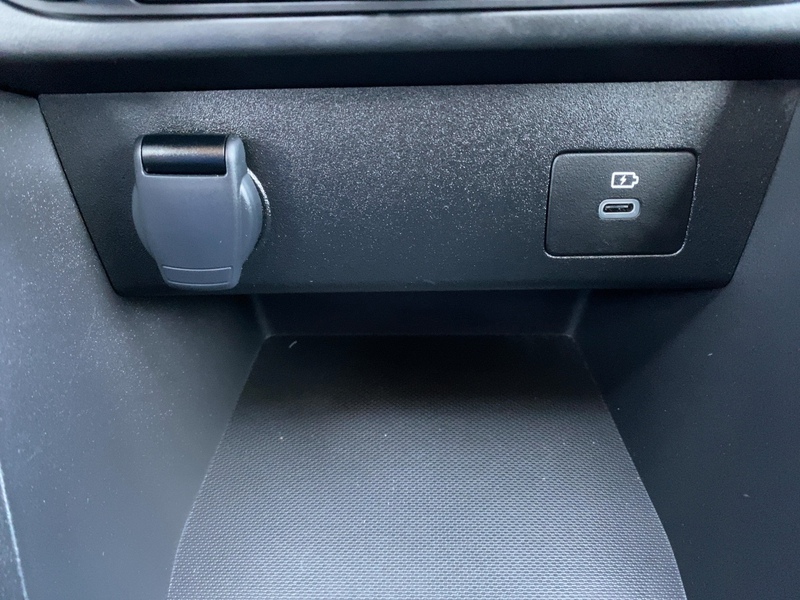 Fahrzeugabbildung Sandero Journey TCe 90 Bild 16 von 21