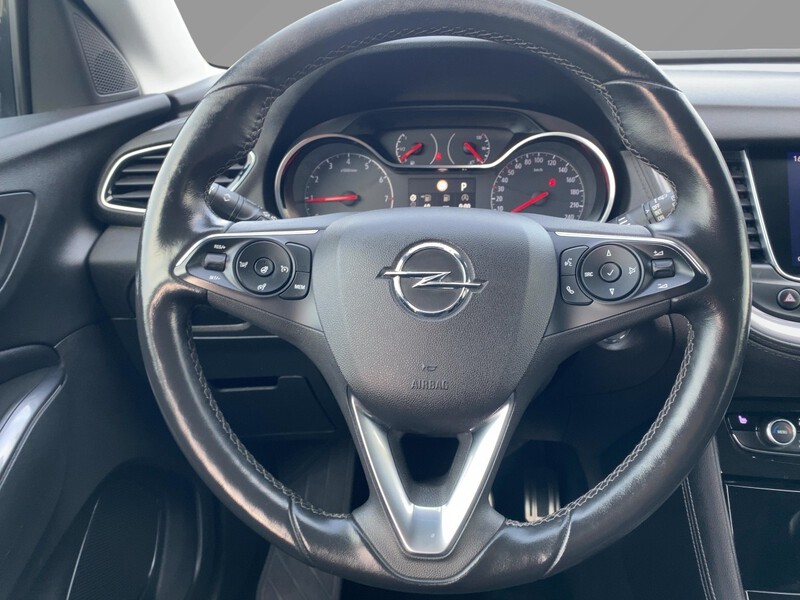 Fahrzeugabbildung Grandland X Dynamic FWD 130PS Bild 10 von 20