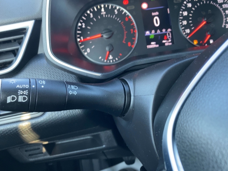 Fahrzeugabbildung Clio EXPERIENCE TCe 100 Bild 16 von 21