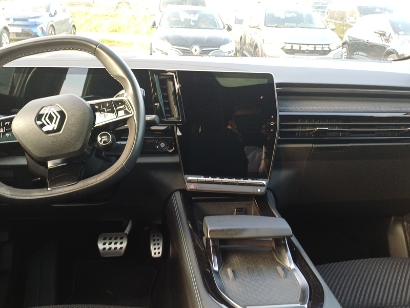 Fahrzeugabbildung Austral Iconic Esprit Alpine Hybrid 200 Bild 10 von 16