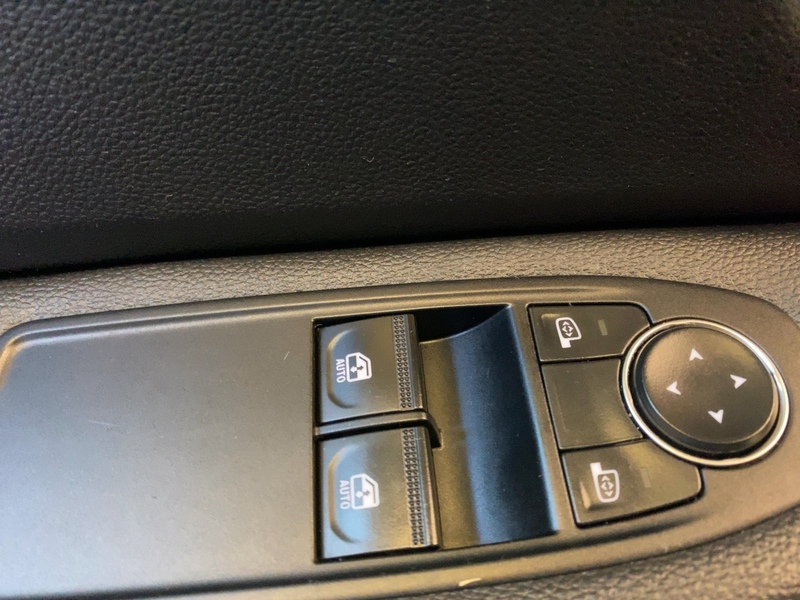 Fahrzeugabbildung Clio EQUILIBRE SCe 65 Bild 13 von 19