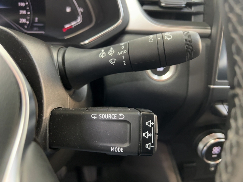 Fahrzeugabbildung Captur Apple CarPlay PDC KLIMA Bild 18 von 23