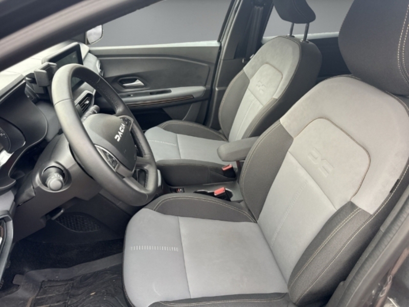 Fahrzeugabbildung Jogger Extreme+ TCe 100 ECO-G 7-Sitzer Bild 8 von 21