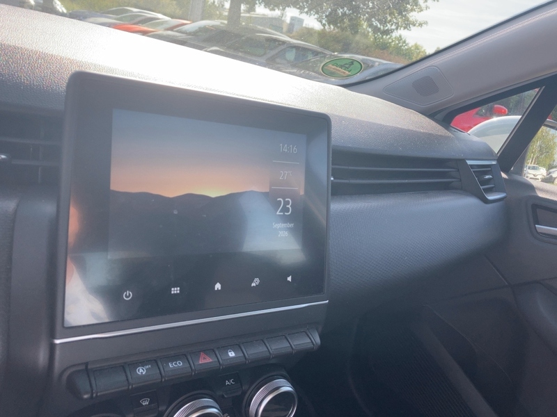 Fahrzeugabbildung Clio BUSINESS EDITION TCe 90 ( Bild 14 von 18