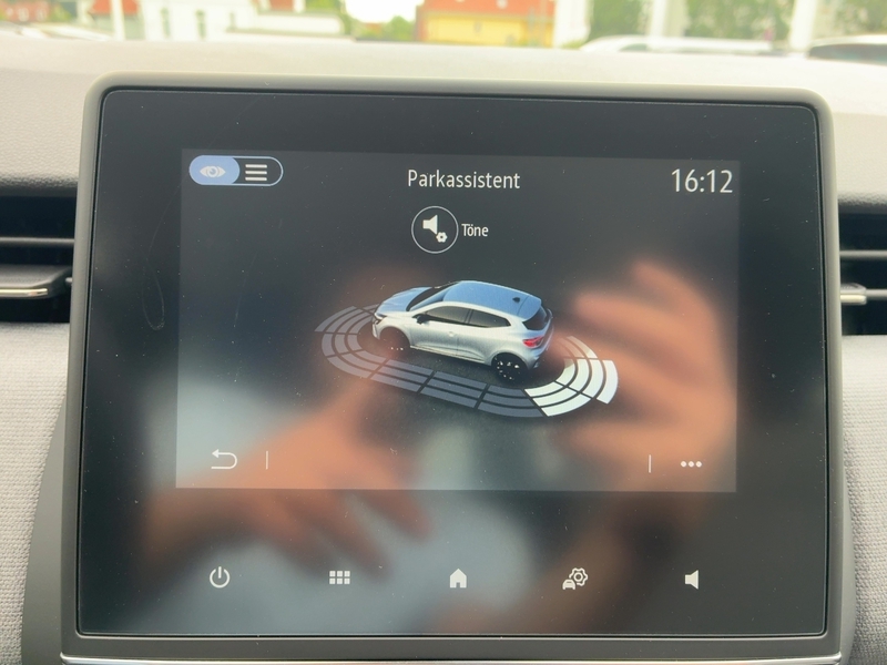 Fahrzeugabbildung Clio Allwetter+PDC+Carplay Bild 47 von 50