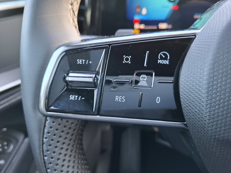Fahrzeugabbildung Austral Techno Full Hybrid E-Tech 200 Bild 22 von 44