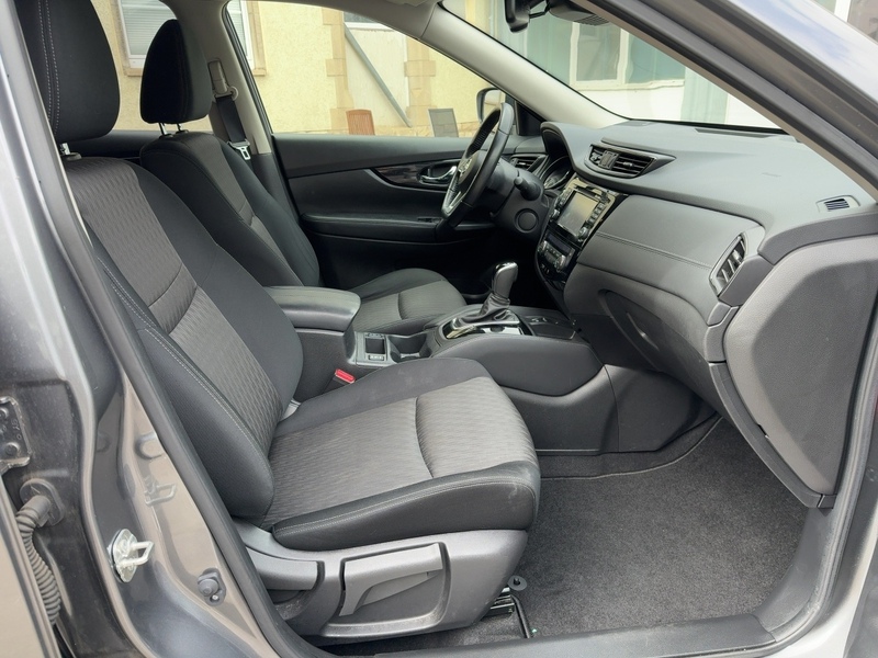 Fahrzeugabbildung X-Trail Automatik Bild 11 von 16