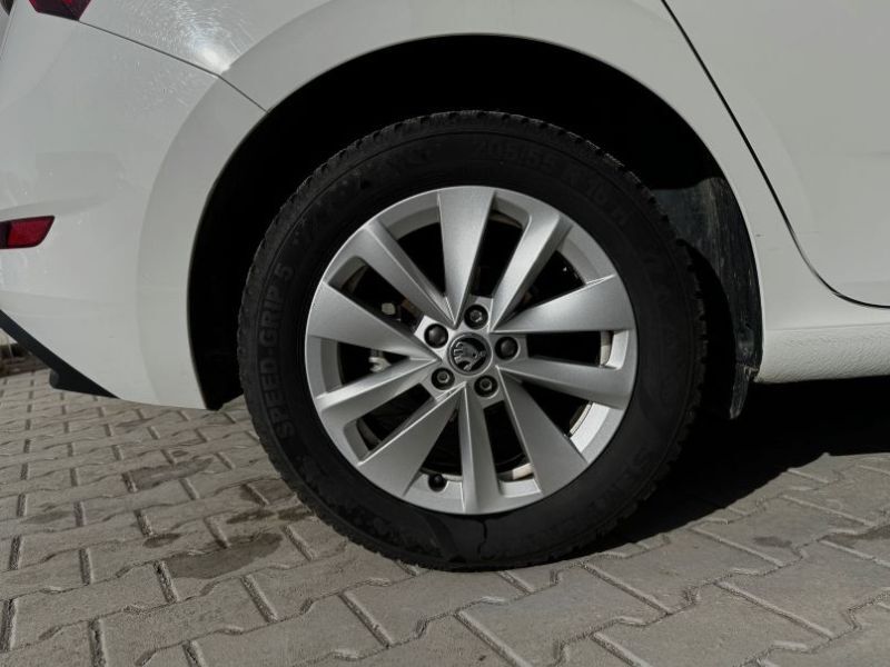 SKODA Scala 2020 — imagine 30