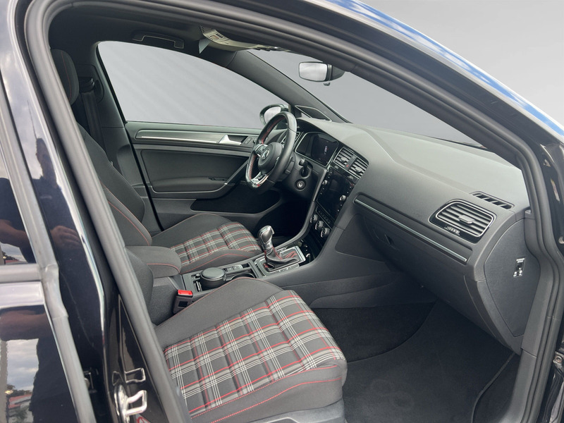 Fahrzeugabbildung Golf VII 2.0 TSI GTI Performance OPF Bild 10 von 12