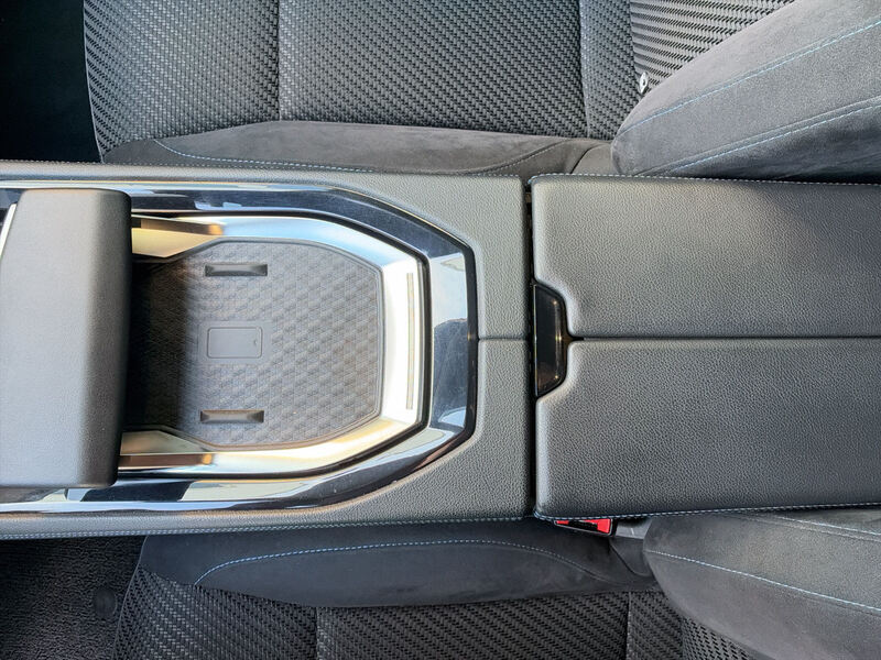 Fahrzeugabbildung Austral Techno Esprit Alpine E-TECH Full Hybrid 200 Bild 15 von 20