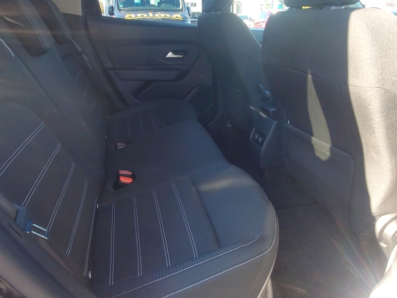 Fahrzeugabbildung Duster Prestige+ TCe 130 2WD Bild 8 von 12
