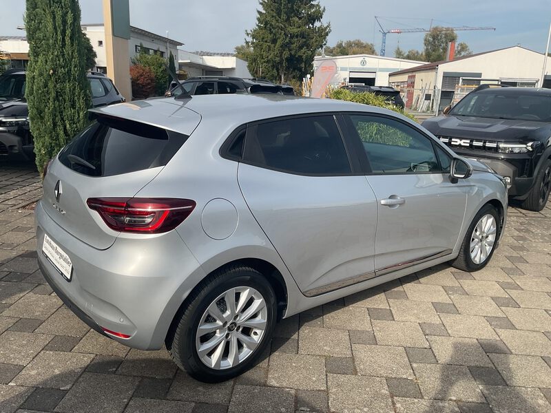 Fahrzeugabbildung Clio EXPERIENCE TCe 100 Bild 7 von 15