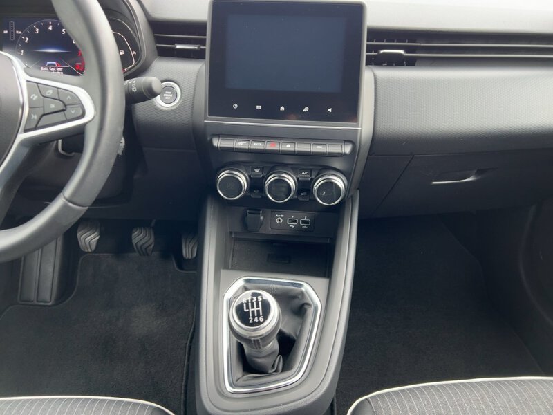 Fahrzeugabbildung Clio 360° KAMERA Bild 11 von 22