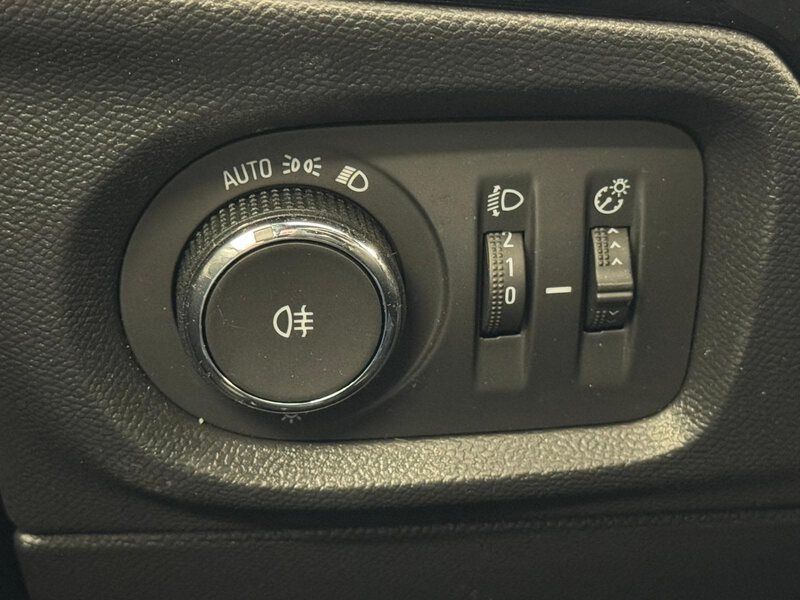 Fahrzeugabbildung Corsa 1.2 Turbo GS Kamera Klima CarPlay Bild 29 von 33