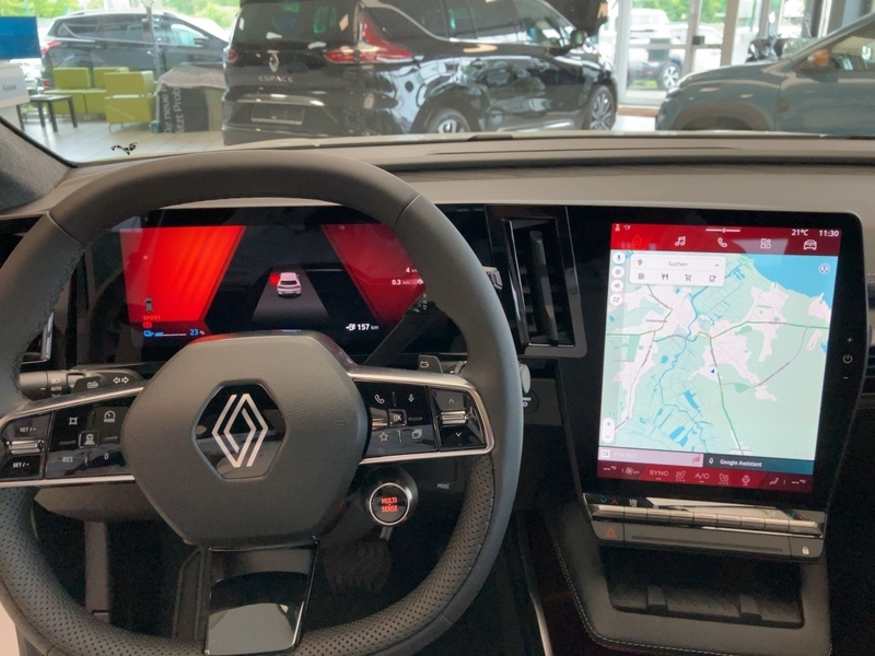 Fahrzeugabbildung Scenic E-Tech 100% ele Iconic 220 Long Range Bild 10 von 13