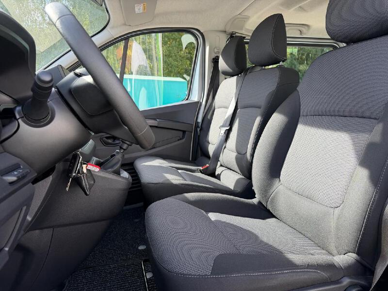 Fahrzeugabbildung Trafic Pkw Start Blue dCi 110 Bild 5 von 15