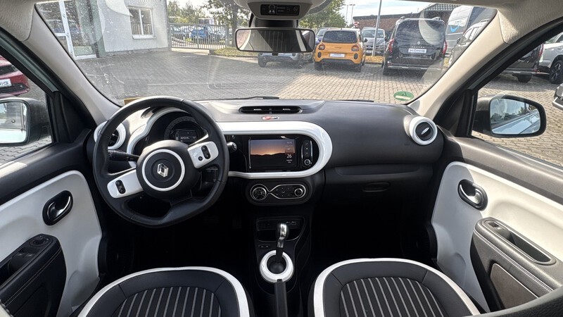 Fahrzeugabbildung Twingo E-Tech 100% elektrisch Bild 11 von 17
