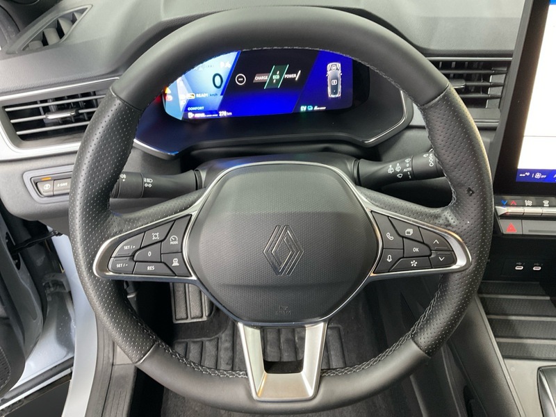 Fahrzeugabbildung Symbioz 1.8 E-TECH Full Hybrid 160 Techno Bild 13 von 17