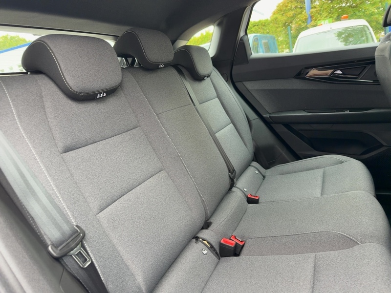 Fahrzeugabbildung Austral Evolution Mild Hybrid 160 Automatik*GJR* Bild 12 von 15