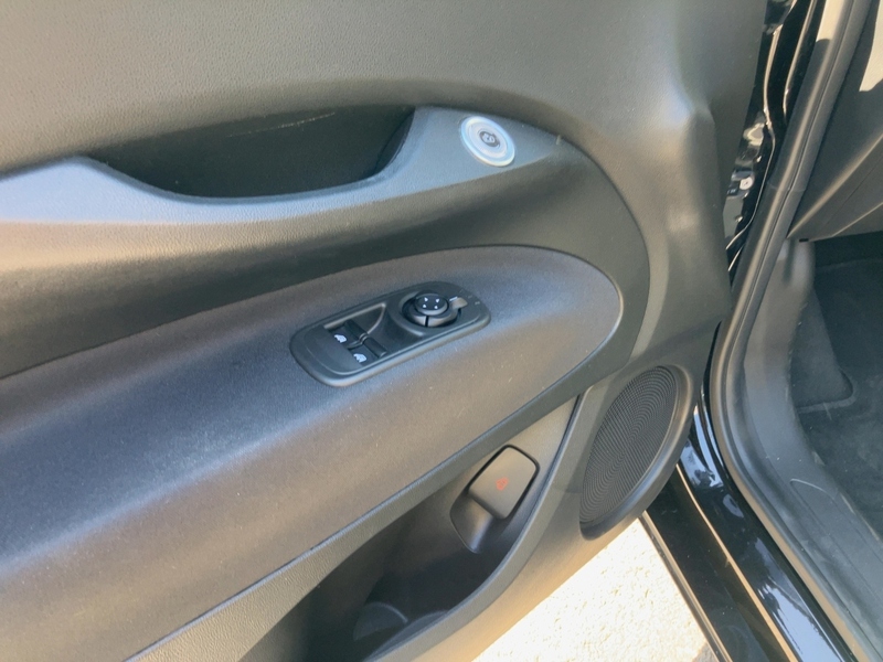 Fahrzeugabbildung Clio Allwetter*Klima*Carplay Bild 13 von 19