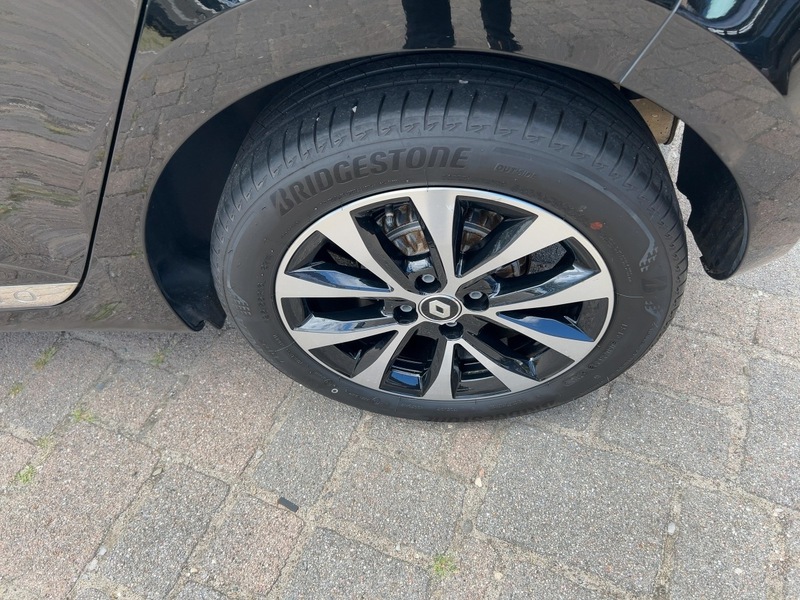 Fahrzeugabbildung Clio TCe 90 Zen *Klima,PDC,SHZ* Bild 13 von 15