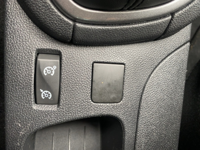 Fahrzeugabbildung Clio LIMITED ENERGY TCe 90 Bild 21 von 21