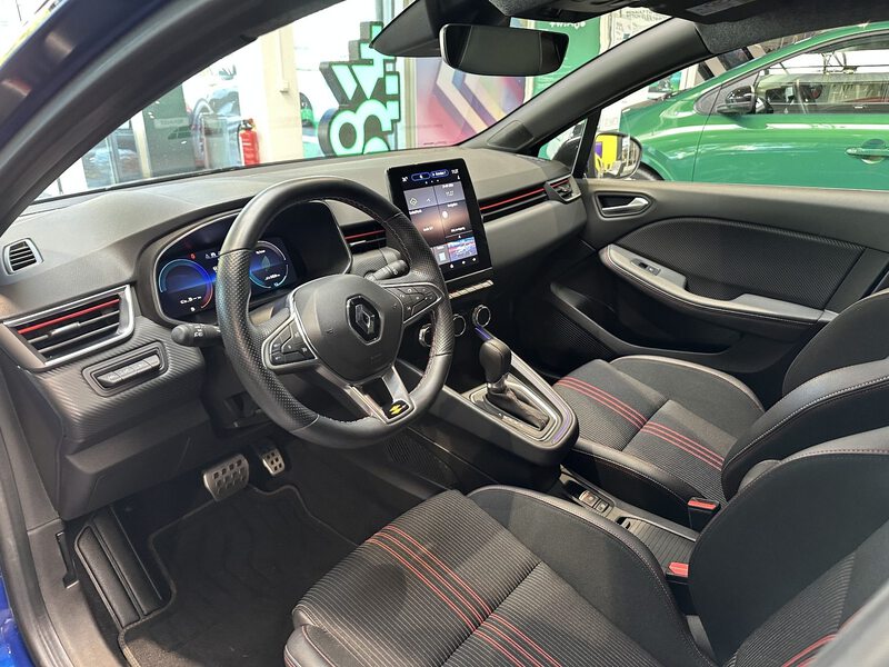 Fahrzeugabbildung Clio R.S. LINE E-TECH 145 Bild 33 von 50