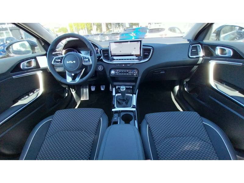 KIA Xcee'D