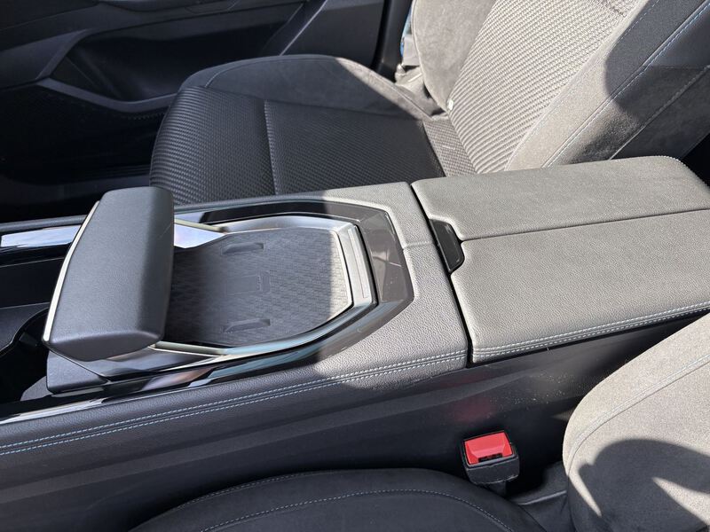 Fahrzeugabbildung Austral TCe 160 Techno Esprit Alpine Bild 9 von 11