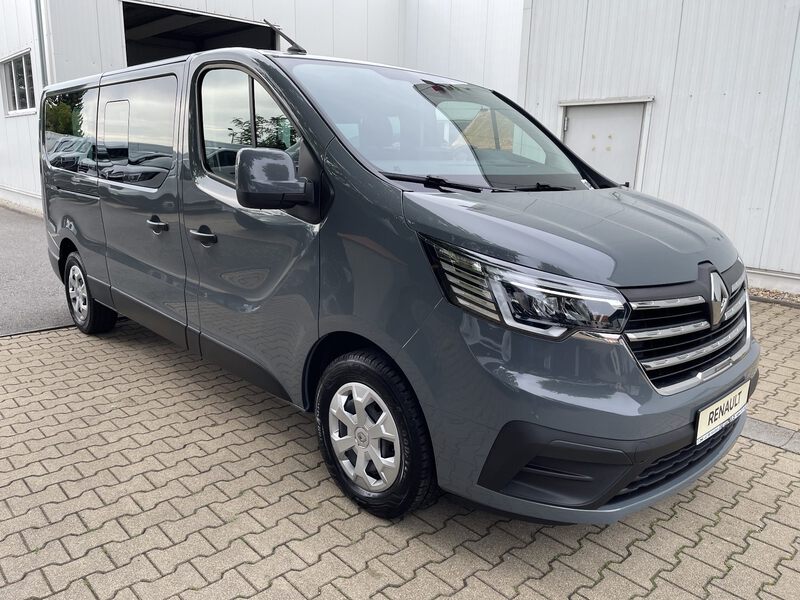 Fahrzeugabbildung Trafic Grand Combi Entry dCi 170 PS EDC Bild 8 von 41