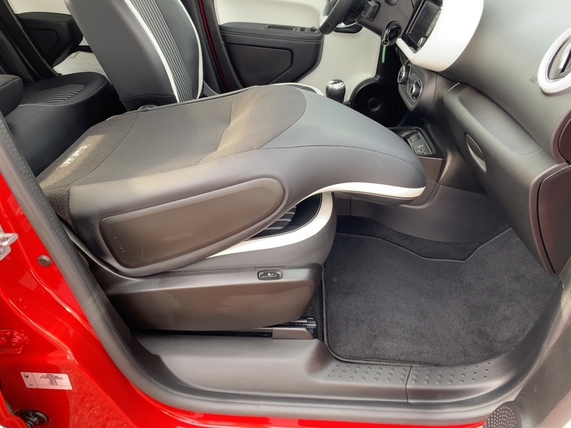 Fahrzeugabbildung Twingo ABS Fahrerairbag ESP SERVO ZV Bild 20 von 21